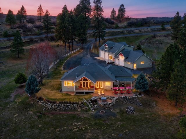 18528 N Valley Rd, Nine Mile Falls, WA 99026