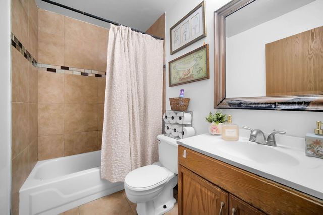 28W575 Barnes Avenue, West Chicago, IL 60185