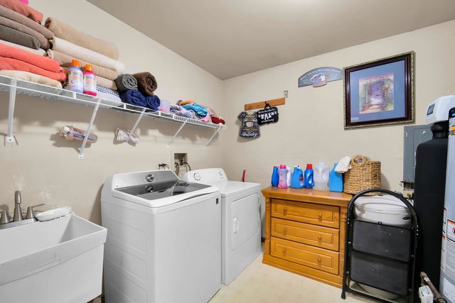 28W575 Barnes Avenue, West Chicago, IL 60185