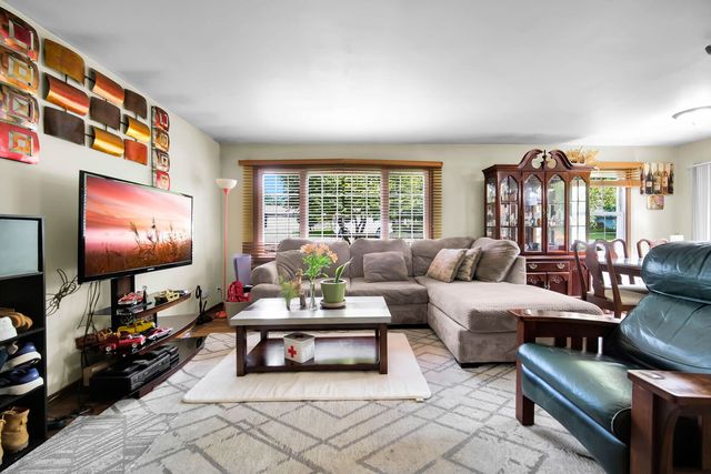 28W575 Barnes Avenue, West Chicago, IL 60185