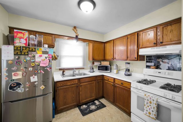 28W575 Barnes Avenue, West Chicago, IL 60185