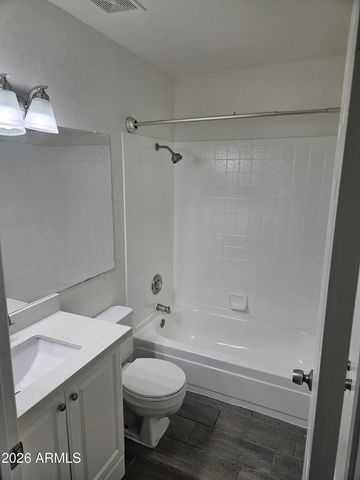 3810 E EARLL Drive 101A, Phoenix, AZ 85018