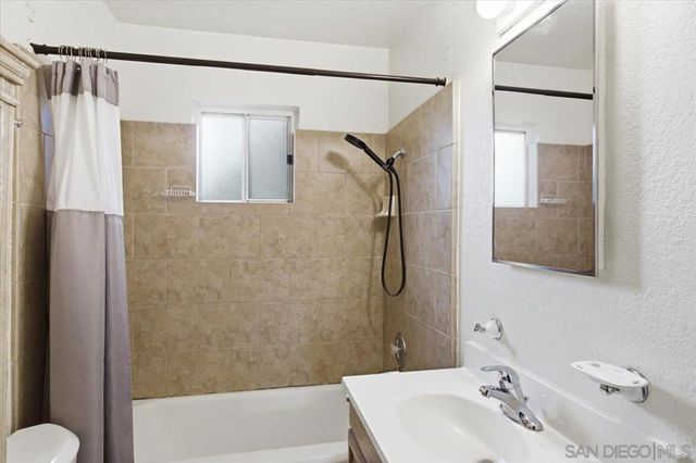 421 S Tremont St, Oceanside, CA 92054