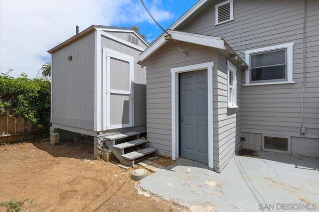 421 S Tremont St, Oceanside, CA 92054