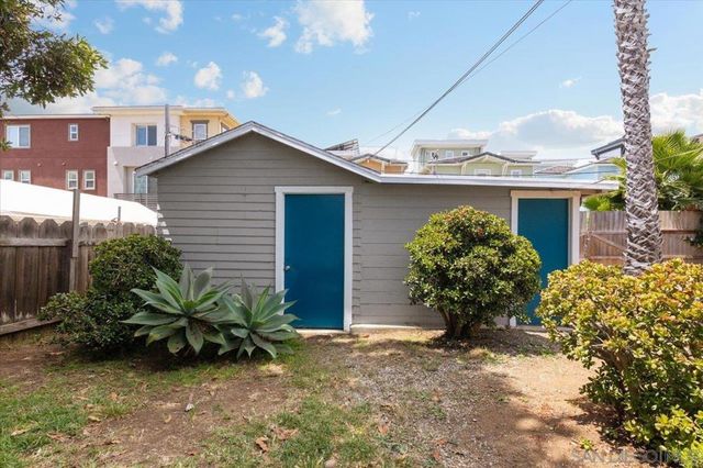 421 S Tremont St, Oceanside, CA 92054