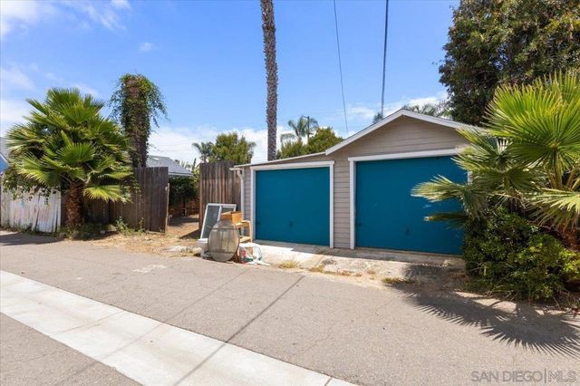 421 S Tremont St, Oceanside, CA 92054