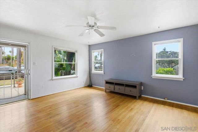 421 S Tremont St, Oceanside, CA 92054