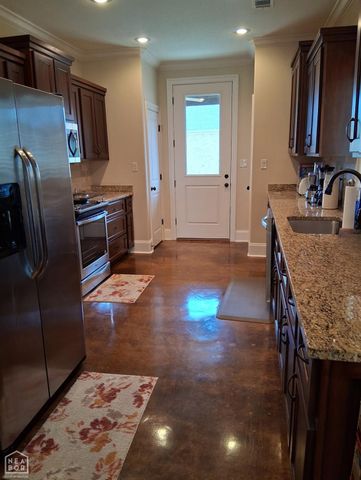 3436 Village Meadow Drive Drive, Jonesboro, AR 72405