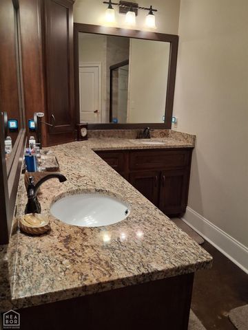 3436 Village Meadow Drive Drive, Jonesboro, AR 72405