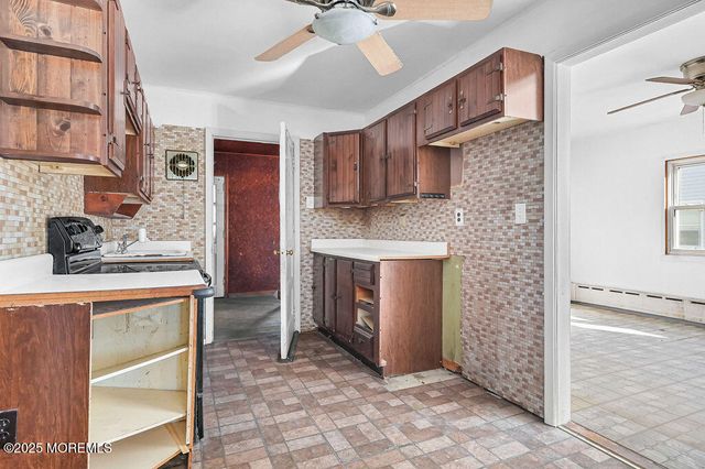 108 W Concourse, Keyport, NJ 07735