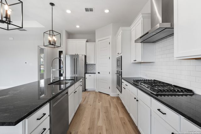 204 Azalea Alley, Castroville, TX 78009