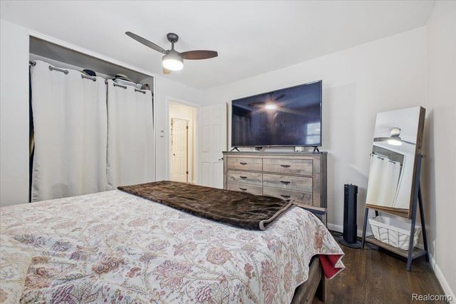 523 Tilmor Drive, Waterford Charter Township, MI 48328