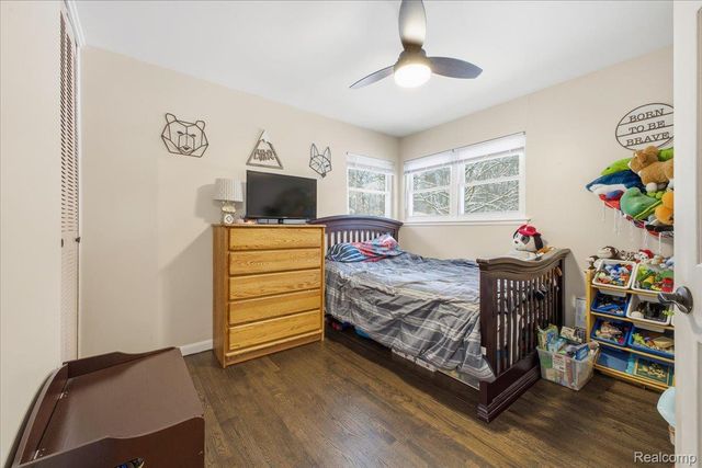 523 Tilmor Drive, Waterford Charter Township, MI 48328