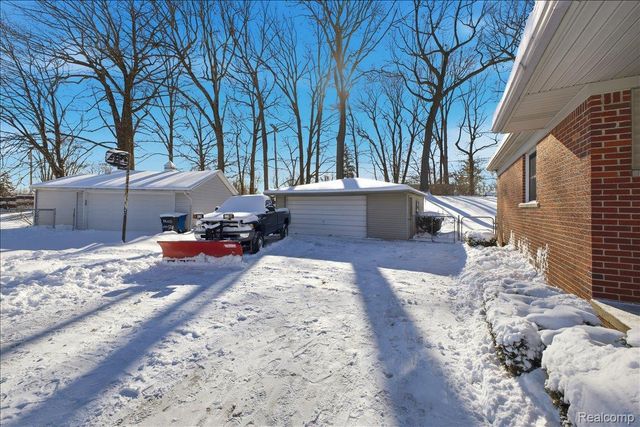 523 Tilmor Drive, Waterford Charter Township, MI 48328
