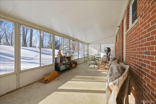 523 Tilmor Drive, Waterford Charter Township, MI 48328