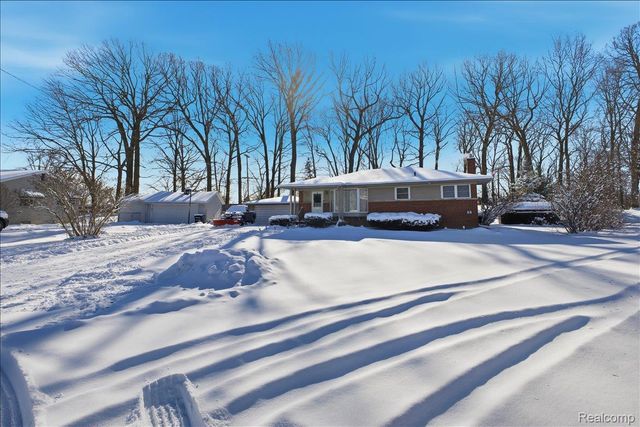 523 Tilmor Drive, Waterford Charter Township, MI 48328