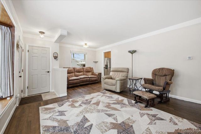 523 Tilmor Drive, Waterford Charter Township, MI 48328