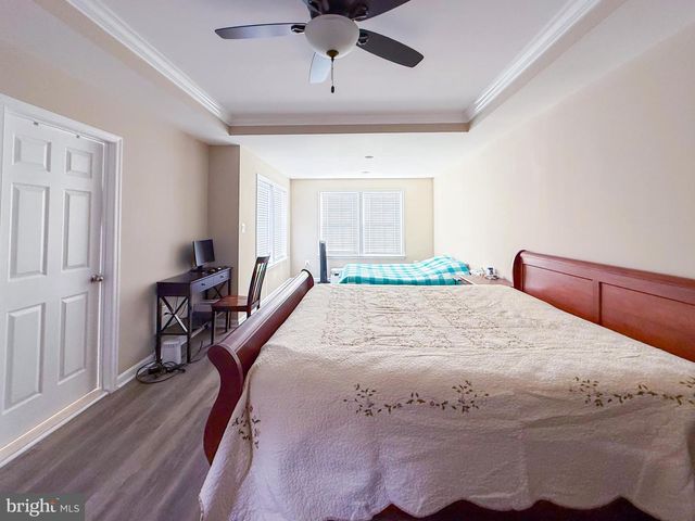 42258 DEAN CHAPEL SQ, Chantilly, VA 20152