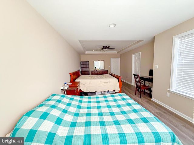 42258 DEAN CHAPEL SQ, Chantilly, VA 20152