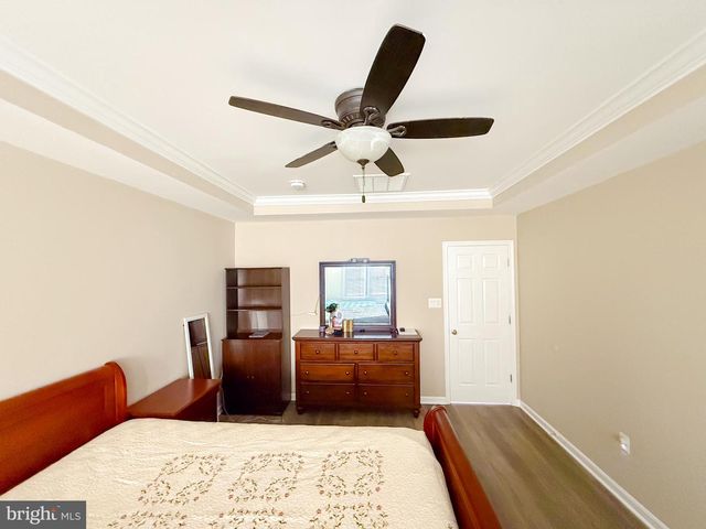 42258 DEAN CHAPEL SQ, Chantilly, VA 20152