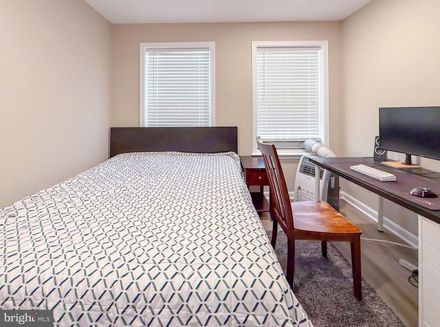 42258 DEAN CHAPEL SQ, Chantilly, VA 20152