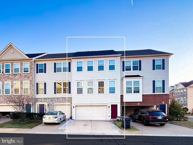 42258 DEAN CHAPEL SQ, Chantilly, VA 20152