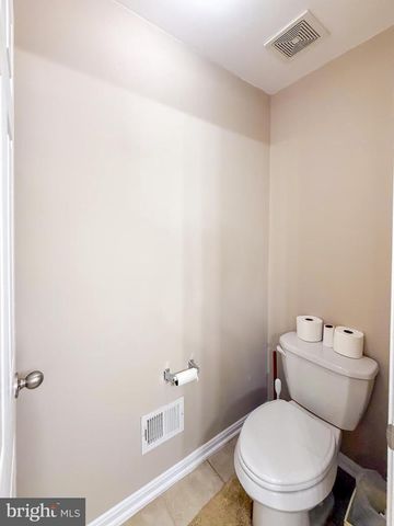 42258 DEAN CHAPEL SQ, Chantilly, VA 20152