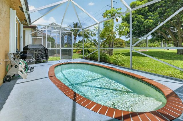 6124 NW 40th Street, Coral Springs, FL 33067