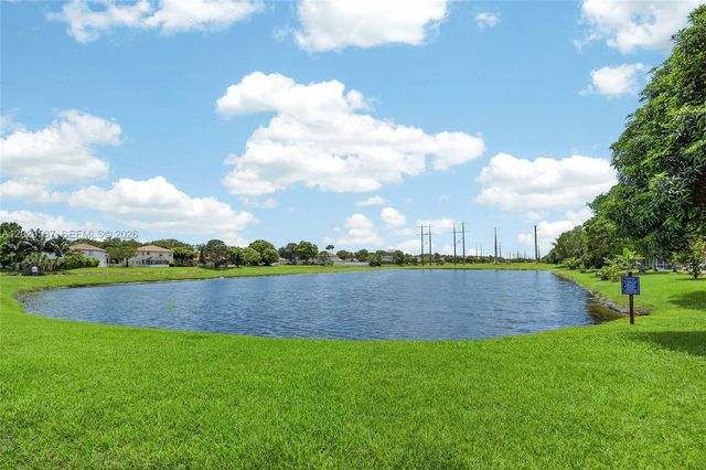 6124 NW 40th Street, Coral Springs, FL 33067