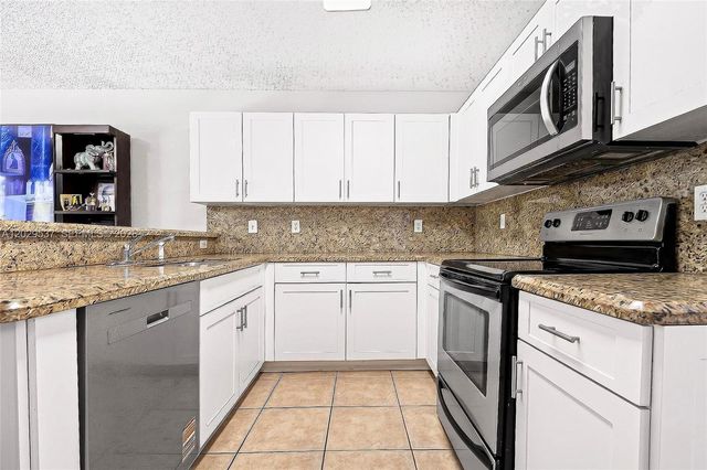 6124 NW 40th Street, Coral Springs, FL 33067