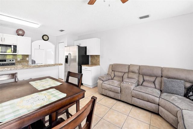 6124 NW 40th Street, Coral Springs, FL 33067