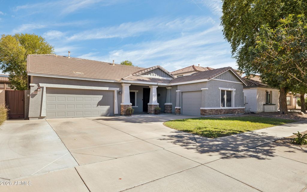 19668 E Canary Way, Queen Creek, AZ 85142