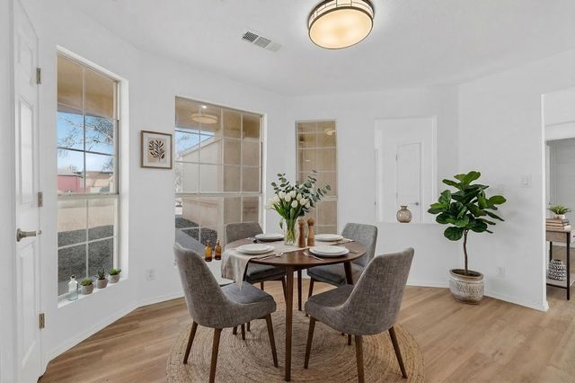 1086 Cactus Drive NE, Rio Rancho, NM 87144