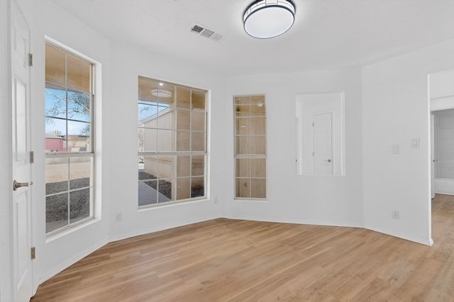 1086 Cactus Drive NE, Rio Rancho, NM 87144