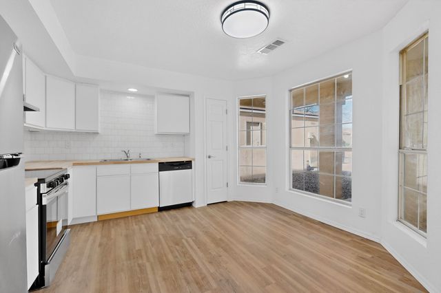 1086 Cactus Drive NE, Rio Rancho, NM 87144