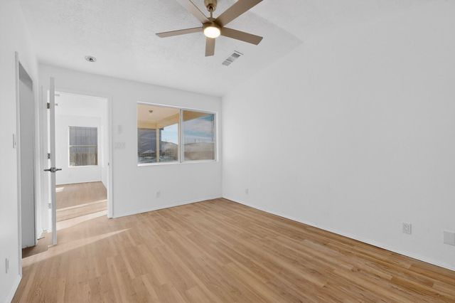 1086 Cactus Drive NE, Rio Rancho, NM 87144