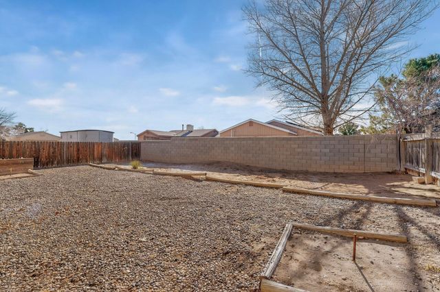 1086 Cactus Drive NE, Rio Rancho, NM 87144