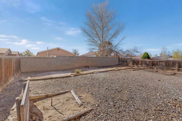 1086 Cactus Drive NE, Rio Rancho, NM 87144