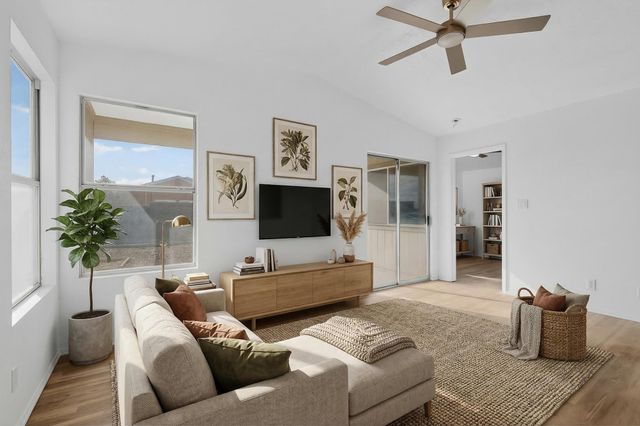 1086 Cactus Drive NE, Rio Rancho, NM 87144