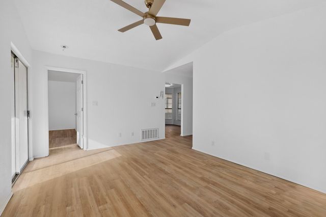 1086 Cactus Drive NE, Rio Rancho, NM 87144