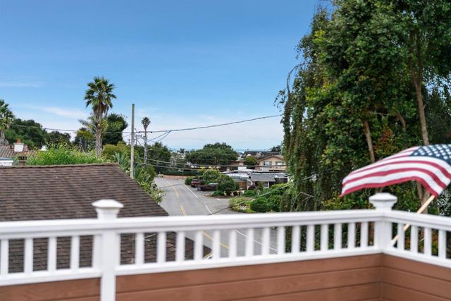 131 Seacliff Drive, Aptos, CA 95003