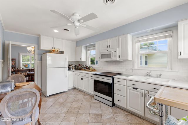 2302 Camellia Drive, Wilmington, NC 28403