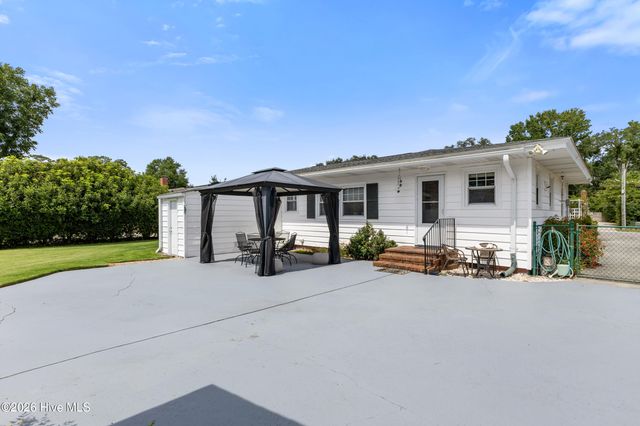 2302 Camellia Drive, Wilmington, NC 28403
