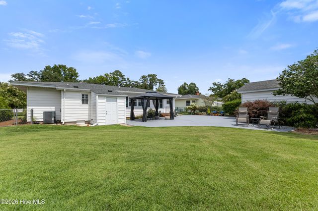2302 Camellia Drive, Wilmington, NC 28403
