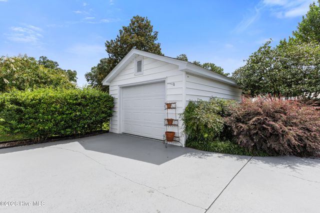 2302 Camellia Drive, Wilmington, NC 28403