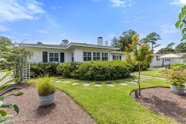 2302 Camellia Drive, Wilmington, NC 28403