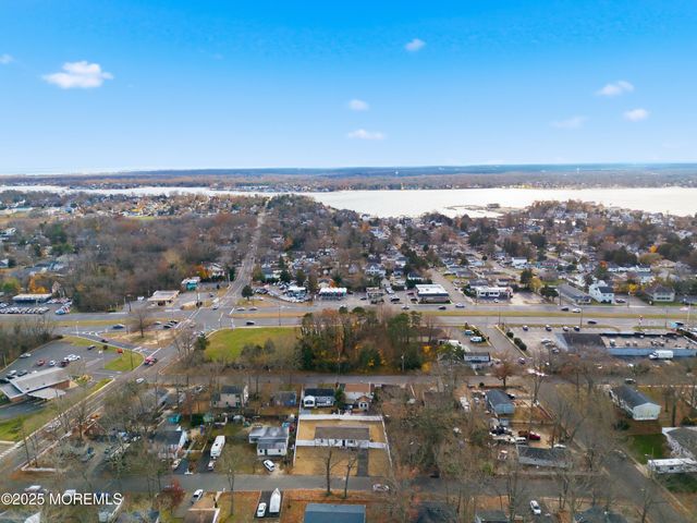 1627 Adams Avenue, Toms River, NJ 08753