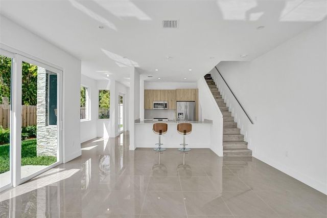 815 NE 17th Avenue 5, Fort Lauderdale, FL 33304