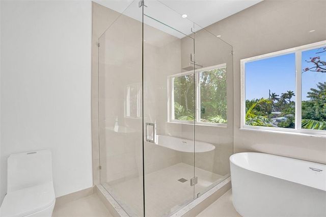 815 NE 17th Avenue 5, Fort Lauderdale, FL 33304