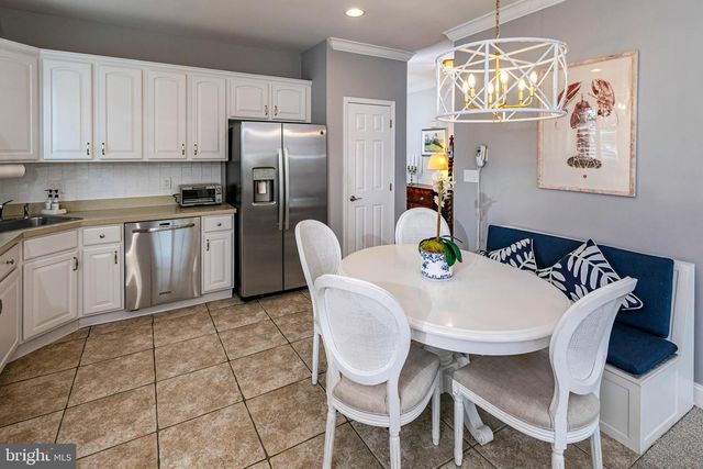 24 FOSTER RD, Pennington, NJ 08534